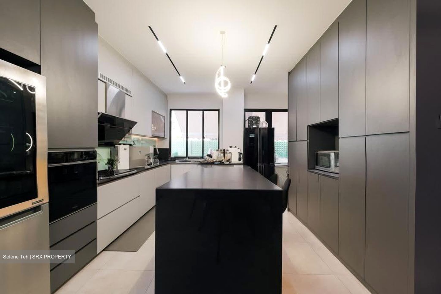 Liria Terrace (D17), Terrace #621675801